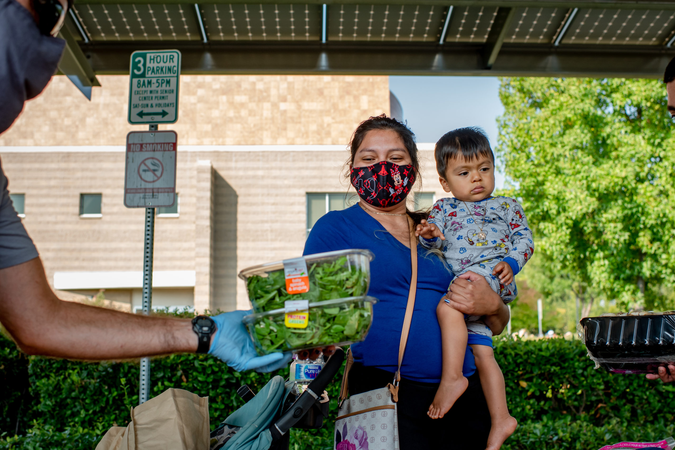 Woman and Child_West Sacramento YFB Food Distribution (1)